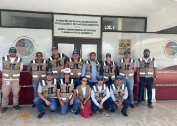 Se realizó la entrega de uniformes a inspectores ambientales pertenecientes al área y a quienes integran las diversas delegaciones municipales.