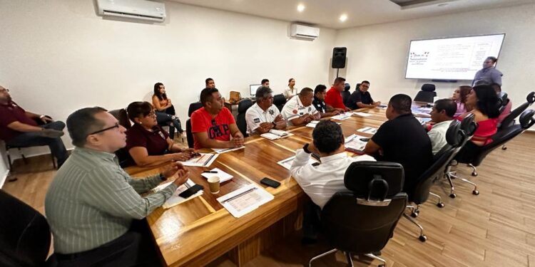 Como cada año, en septiembre se llevarán a cabo los festejos patrios en todo el país y en Los Cabos no será la excepción, por lo que las autoridades del XIV Ayuntamiento que encabeza el alcalde Oscar Leggs Castro, llevaron a cabo reuniones para afinar los detalles de las actividades durante todo el mes