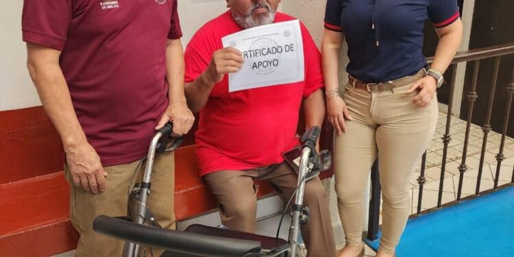 Se hizo entrega de más apoyos sociales.