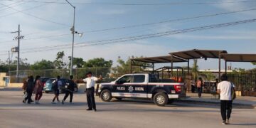 “Prioridad en la Seguridad Vial y Escolar en Los Cabos: Despliegue Policial en Instituciones Educativas”