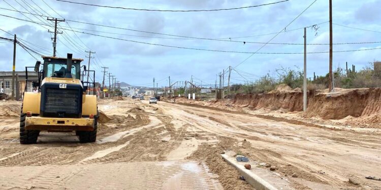 “Preparados para la Temporada: Mantenimiento y Reparaciones en Vialidades de Cabo San Lucas Después de ‘Hilary'”