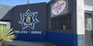En esta temporada de huracanes el titular de Justicia cívica Juan Luis Araiza Díaz, invita a la ciudadanía a denunciar los actos que puedan llegar a obstruir el flujo libre del agua.