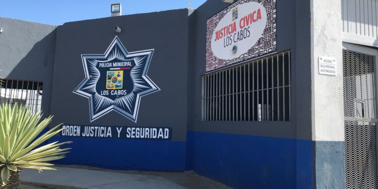 En esta temporada de huracanes el titular de Justicia cívica Juan Luis Araiza Díaz, invita a la ciudadanía a denunciar los actos que puedan llegar a obstruir el flujo libre del agua.