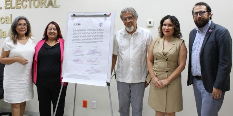 FIRMA DE CONVENIO DE COLABORACIÓN ENTRE LA JUNTA LOCAL EJECUTIVA DEL INE EN BAJA CALIFORNIA SUR Y LA UNIVERSIDAD INTERNACIONAL DE LA PAZ