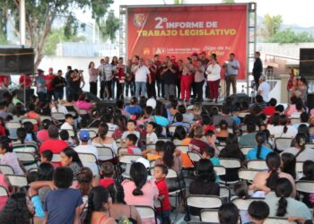 Rinde segundo informe Diputado Luis Armando Diaz