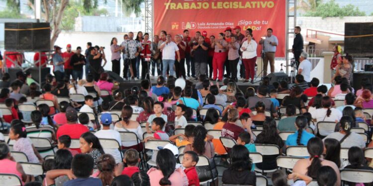 Rinde segundo informe Diputado Luis Armando Diaz