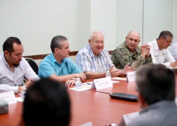 REUNIÓN DEL GOBERNADOR VÍCTOR CASTRO CON CCE LOS CABOS