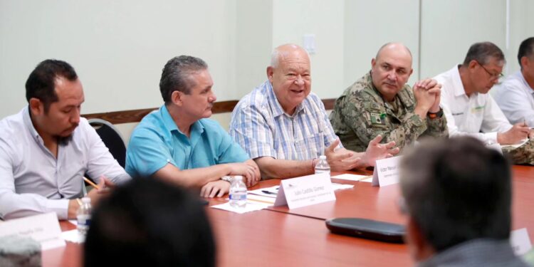 REUNIÓN DEL GOBERNADOR VÍCTOR CASTRO CON CCE LOS CABOS