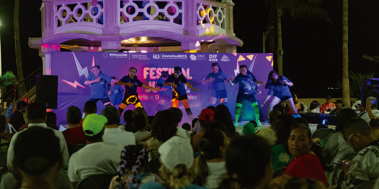 REALIZAN CON ÉXITO FESTIVAL PARA CELEBRAR A LAS JUVENTUDES