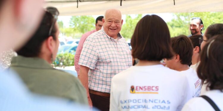 “AUDIENCIAS PÚBLICAS FORTALECEN DEMOCRACIA PARTICIPATIVA”: GOBERNADOR VCC