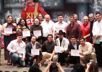 Asiste Gobernador al XIV Festival Sudcaliforniano de la Canción