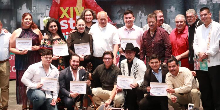 Asiste Gobernador al XIV Festival Sudcaliforniano de la Canción