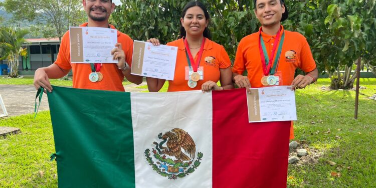 Estudiantes de BCS obtienen medalla de bronce en ExpoCiencias Costa Rica 2023 con proyecto sobre TDAH