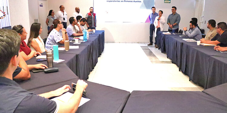IMPARTE SALUD ESTATAL NUEVO CURSO PARA PRIMEROS RESPONDIENTES EN URGENCIAS MÉDICAS