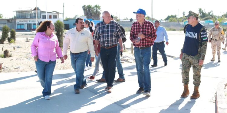 EVALÚAN DAÑOS EN GUERRERO NEGRO: RECORRE GOBERNADOR VCC ZONAS AFECTADAS