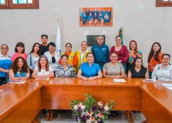 RINDE PROTESTA EL COMITÉ DE LA CASA DEL ESTUDIANTE MULEGINO