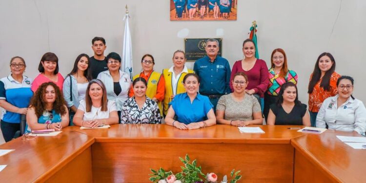 RINDE PROTESTA EL COMITÉ DE LA CASA DEL ESTUDIANTE MULEGINO