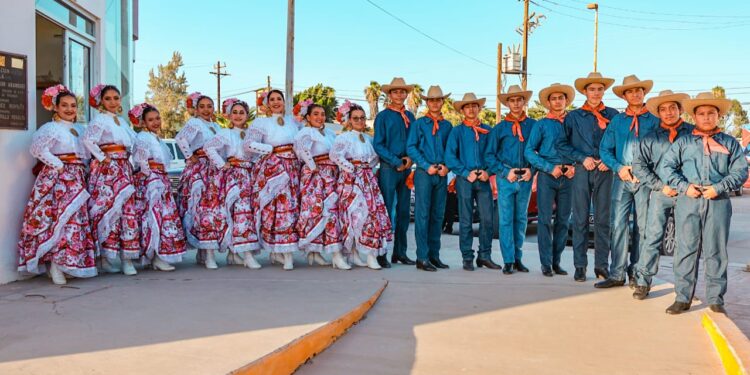 ENTREGA EDITH AGUILAR CASA DE LA CULTURA EN VIZCAÍNO