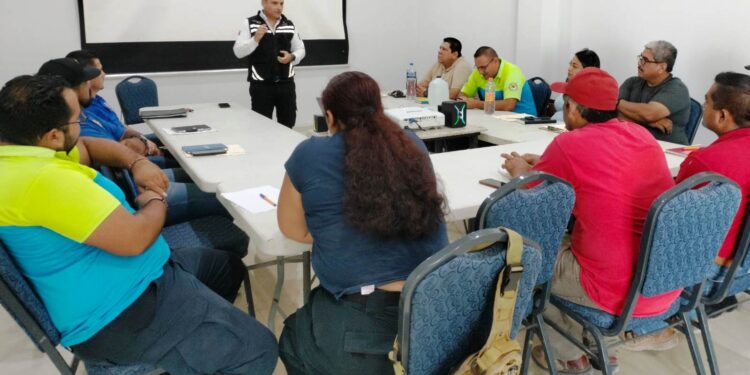 Imparte Protección Civil el curso de Operador de Vehículo de Emergencia