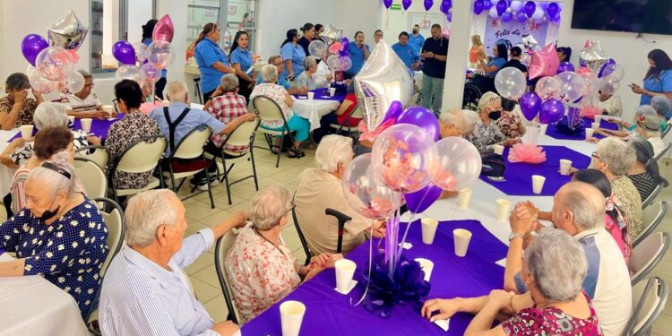Lleva a cabo DIF Municipal La Paz festejos por el Día de Los Abuelos