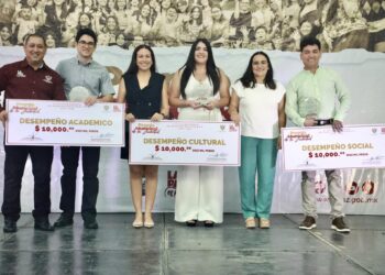 Entrega Ayuntamiento el Premio Municipal de la Juventud La Paz