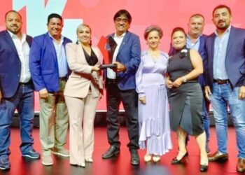El alcalde del XIV Ayuntamiento de Los Cabos Oscar Leggs Castro, fue galardonado con el Premio a las Mejores Prácticas de Gobiernos Locales; al ser entrevistado, señaló que entre sus prioridades se encuentran la educación, salud, deporte y sostenibilidad que son la base de los proyectos de la actual Administración para beneficio de la sociedad.