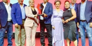 El alcalde del XIV Ayuntamiento de Los Cabos Oscar Leggs Castro, fue galardonado con el Premio a las Mejores Prácticas de Gobiernos Locales; al ser entrevistado, señaló que entre sus prioridades se encuentran la educación, salud, deporte y sostenibilidad que son la base de los proyectos de la actual Administración para beneficio de la sociedad.