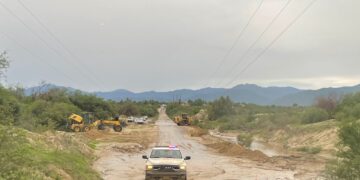 El alcalde de Los Cabos Oscar Leggs Castro, tuvo a bien informar que la construcción del puente vehicular sobre el cauce del arroyo cercano a la comunidad de Santa Cruz será una realidad