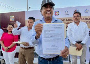 Realizan banderazo de inicio de la obra de construcción de 3 mil 600 tomas domiciliaria