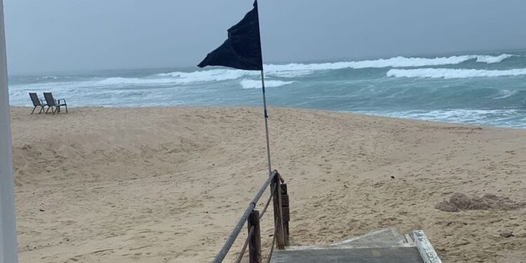 Este jueves 07 de septiembre se estableció el cierre parcial de cuatro playas en el municipio.