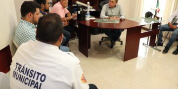 Se reúnen funcionarios para integrar comité de contraloría social