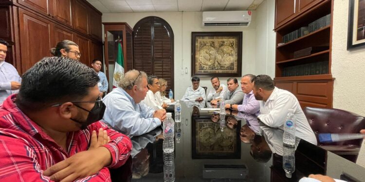 La Dra. Ana Luisa Guluarte, directora de Servicios de Salud de la SSA en Baja California Sur, acordaron reforzar las estrategias para erradicar los casos de dengue en este municipio