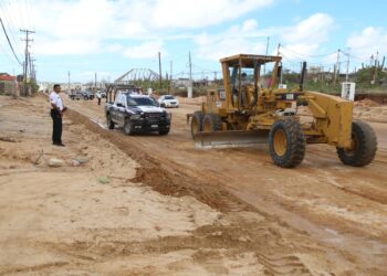 Se llevó a cabo la supervisión de las principales vialidades para coordinar las acciones inmediatas y garantizar la circulación de las personas que se desplazan desde las colonias de la parte alta de Cabo San Lucas