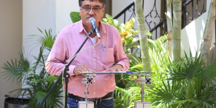 El alcalde del XIV Ayuntamiento de Los Cabos Oscar Leggs Castro, anunció que los cambios y enroques al interior de las diferentes dependencias municipales continuarán dándose