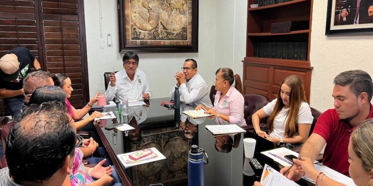 El director municipal de Educación Jorge Ernesto Servín, hizo extensiva la invitación a la población a participar en los eventos a realizarse en este mes patrio