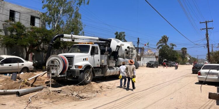 Tras el paso de las recientes lluvias en el municipio de Los Cabos, se incrementaron los derrames de aguas residuales por taponamientos en los colectores