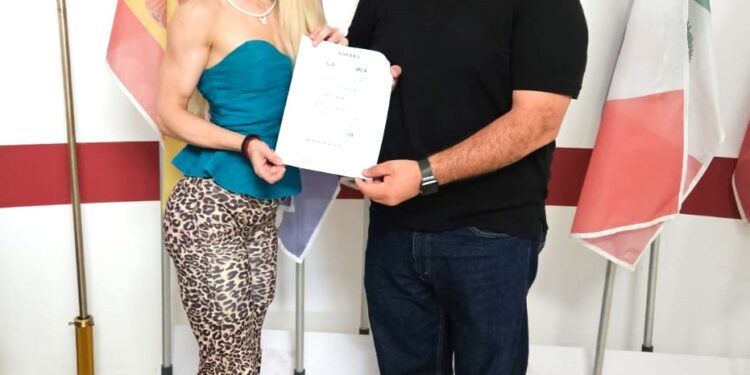 El Gobierno de Los Cabos que preside Oscar Leggs Castro otorgó un apoyo a la atleta Alejandra María Rodríguez Salgado