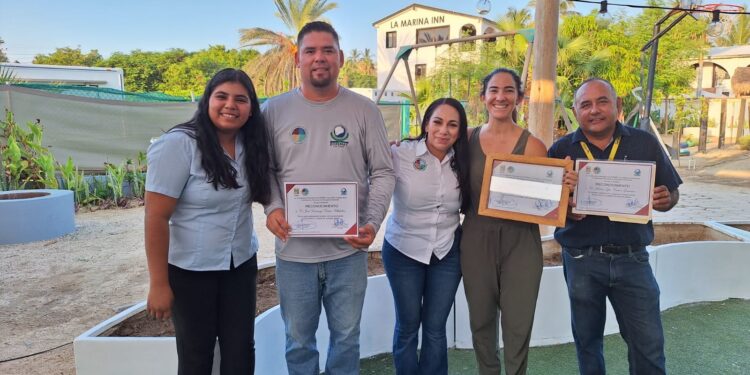 Se efectuó un acto en el que se reconoció la dedicación y esfuerzo de niñas, niños y adolescentes en el cuidado y la vigilancia de playas en el municipio.