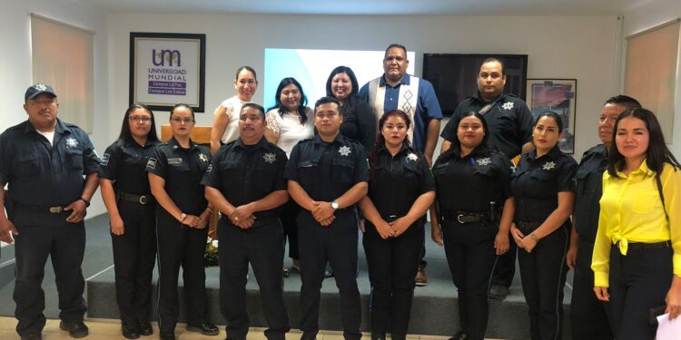 La Coordinación Municipal de Derechos Humanos encabezada por la Lic. Claudia Milagros Armenta López, impulsó la conferencia “Desaparición Forzada de Personas en México y B.C.S.”