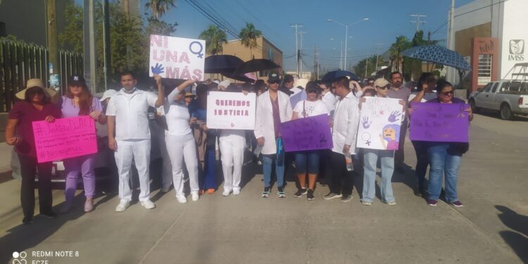 Médicos y Personal Administrativo del IMSS 38 en San José del Cabo Realizan una Marcha Pacífica por la Dra. Suárez Reyes