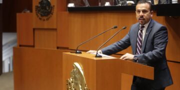Pide Ricardo Velázquez informe sobre procesos de compra de medicamentos en hospitales públicos.