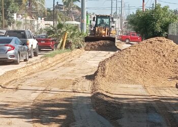 Continúa con los trabajos de limpieza en las diversas calles que resultaron afectadas con las pasadas lluvias