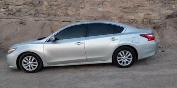 Estafados en una venta de automóvil: un llamado a la precaución