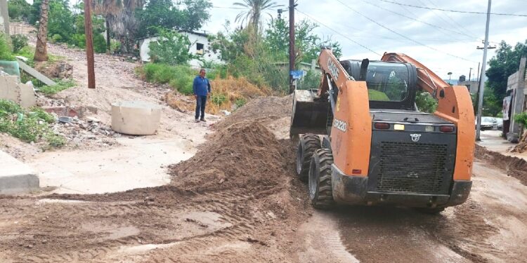 Continúa Servicios Públicos rehabilitando accesos y vías públicas en la ciudad