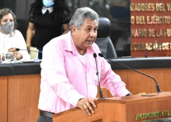 Presenta Comisión de Asuntos Educativos iniciativa que instituye la medalla ¨María Rosaura Zapata Cano