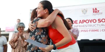 Entrega Alcaldesa apoyos sociales a 230 familias