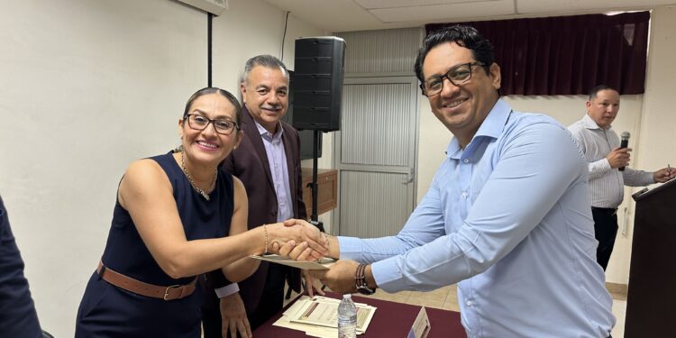 ENTREGA NORMAL SUPERIOR 26 TÍTULOS DE MAESTRÍA EN CIENCIAS DE LA EDUCACIÓN