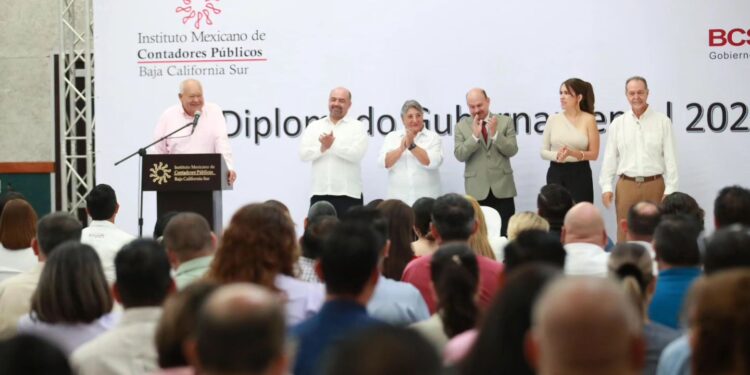 INAUGURA GOBERNADOR VCC, DIPLOMADO DE CONTABILIDAD GUBERNAMENTAL