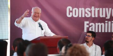 INAUGURAN GOBERNADOR VCC Y PRESIDENTA DE DIF, TERCER DIPLOMADO DE DEMOCRACIA FAMILIAR Y COMUNITARIA EN LOS CABOS