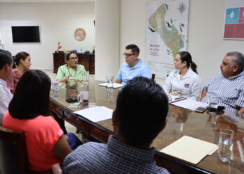 ENTREGA SEDIF RECURSO ECONÓMICO PARA MEJORAR OPERATIVIDAD DE DESAYUNADORES ESCOLARES